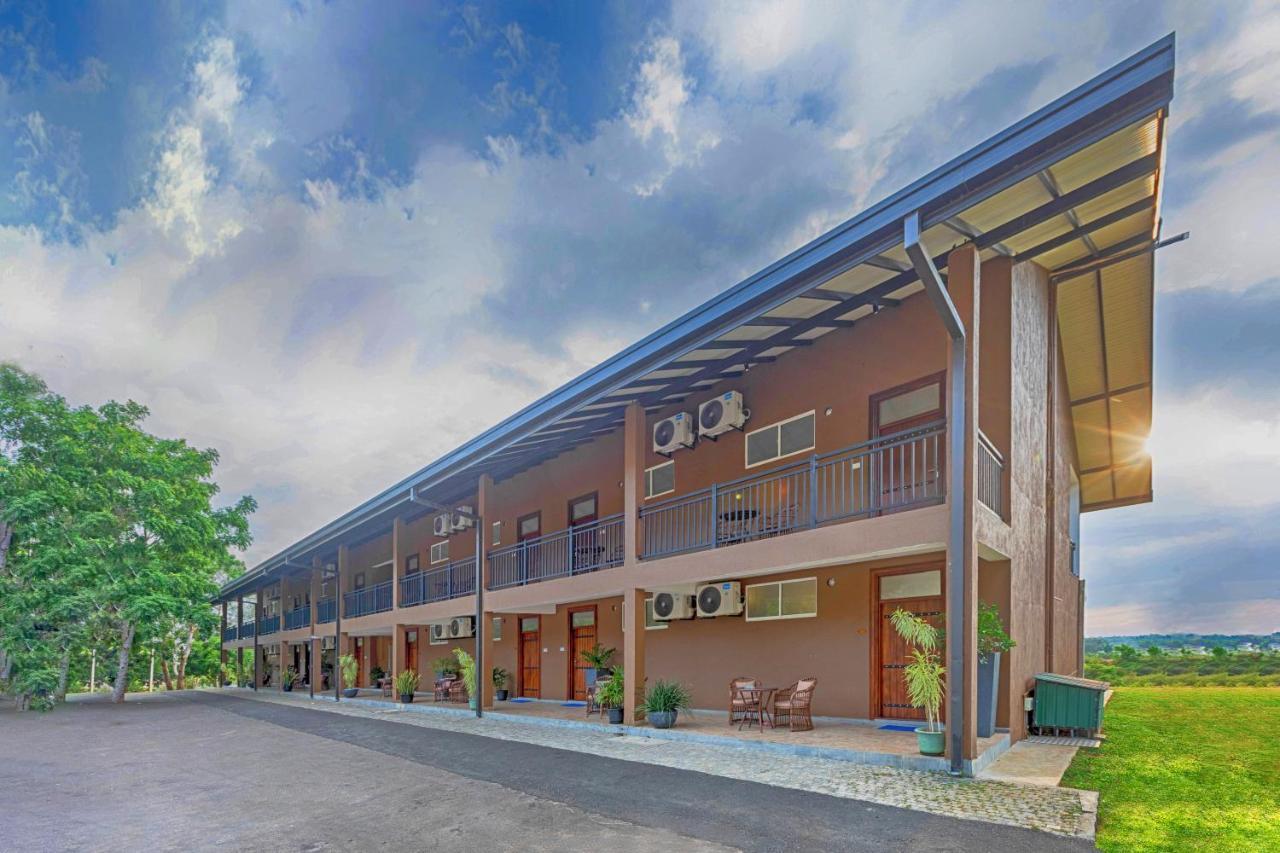 Birds Resort Hambantota Exterior foto