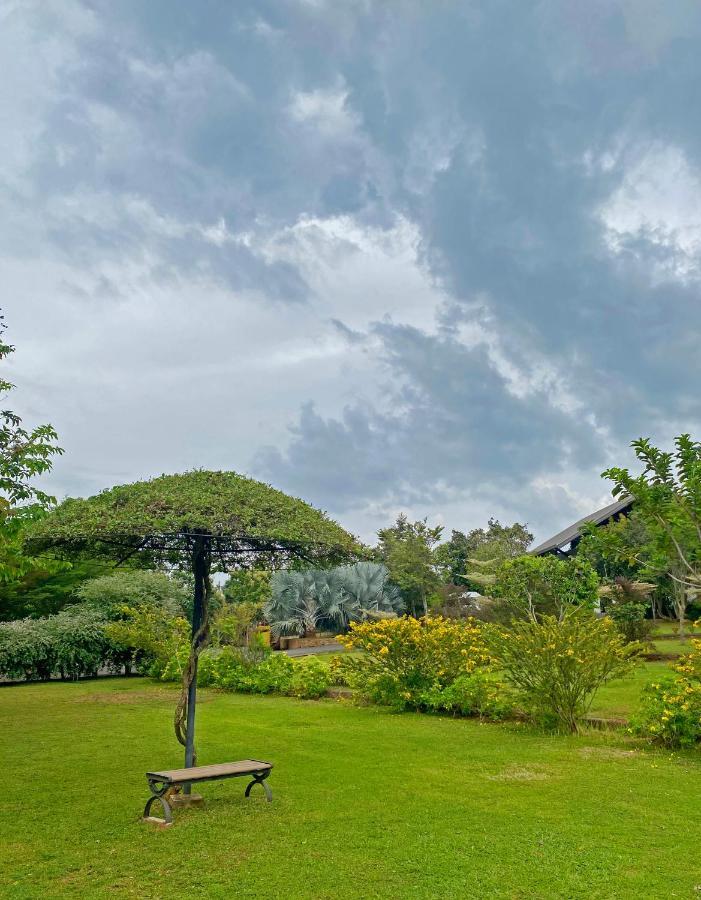 Birds Resort Hambantota Exterior foto